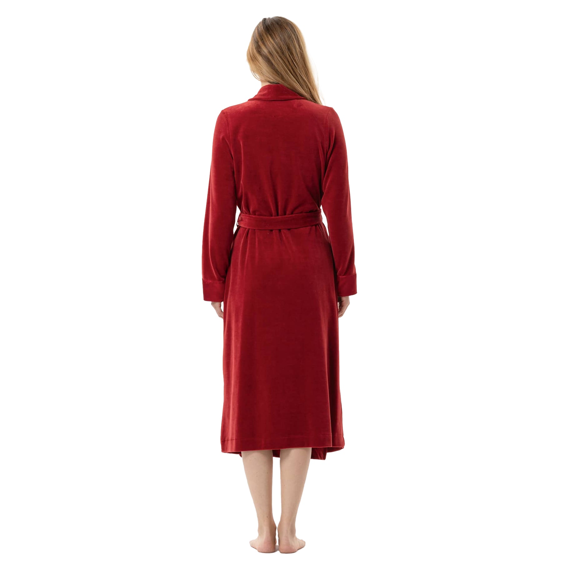 A back view at the red robe.